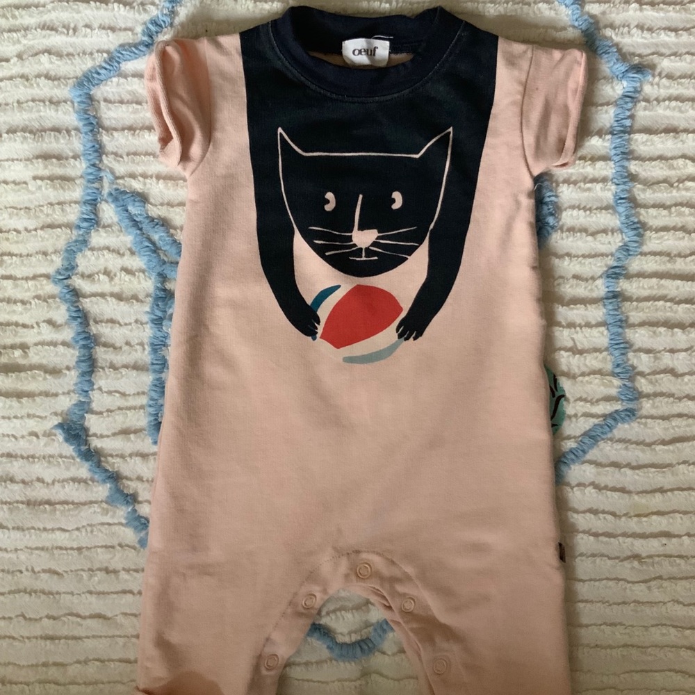Oeuf kitty onesie